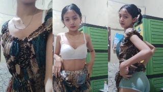 Bokep Indo Andini Viral Tocil Bugil Seksi Auto Jadi Bacol