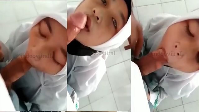 Bokep SMP Adek Berhijab Pakai Seragam Sepongin Ayang di Kelas