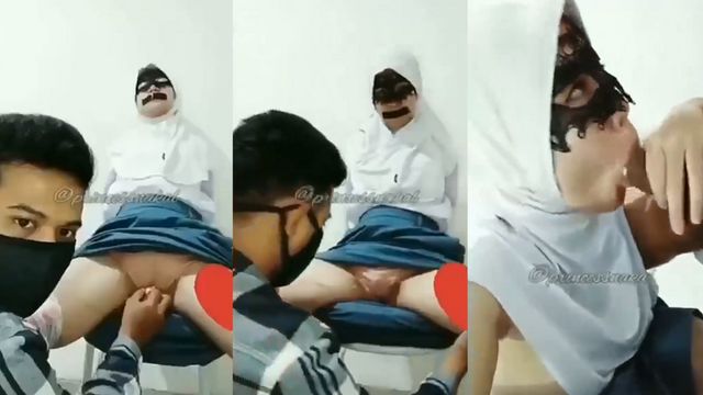 Bokep Indo Princess Kena Colmek di Ikat di Kursi Pakai Seragam SMA